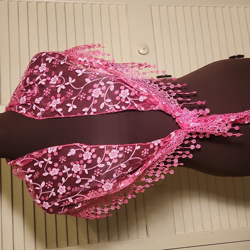 Elegant Lace Scarf - Sparkly Fuscia - Picture 4 of 4